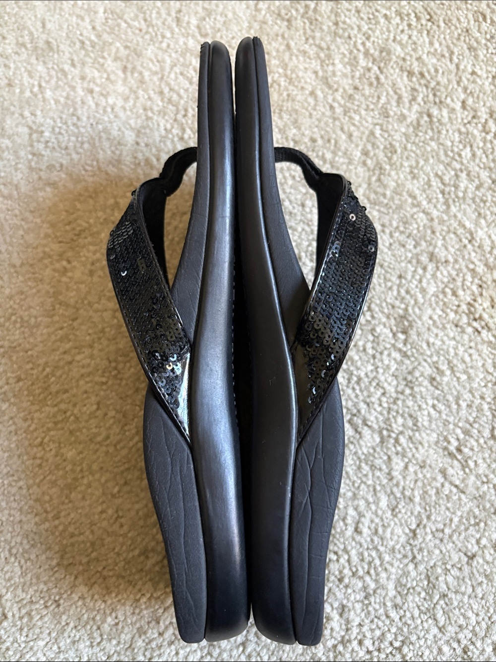 Vionic Black Sequined Textured Strap Flip Flop Sandals-Size 9 - Picture 6 of 11